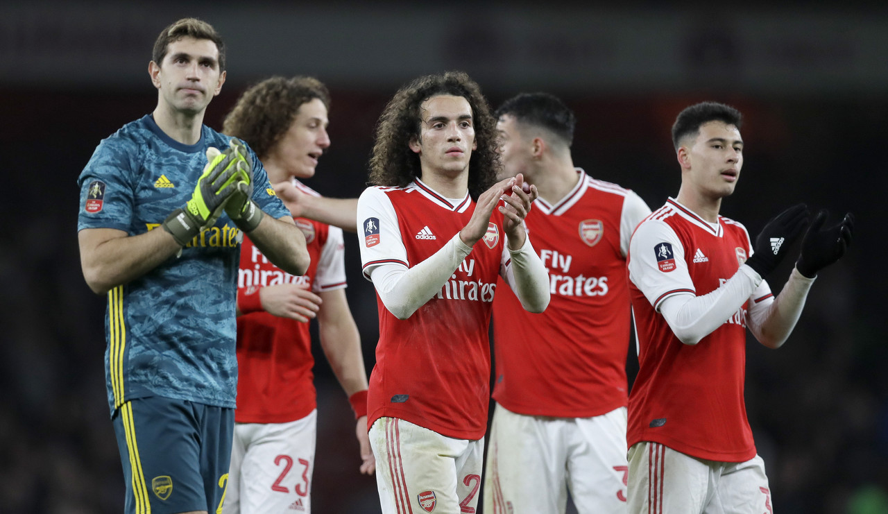 媒体人：切尔西野蛮踢法不可取，伯恩茅斯就深受红牌停赛影响（媒体人：切尔西粗野踢法难以接受，伯恩茅斯因红牌禁赛受损）