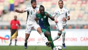 每体：7500名巴萨球迷未能顺利入场观赛，副主席福特出面道歉（巴萨7500名球迷入场受阻，副主席福特公开致歉）