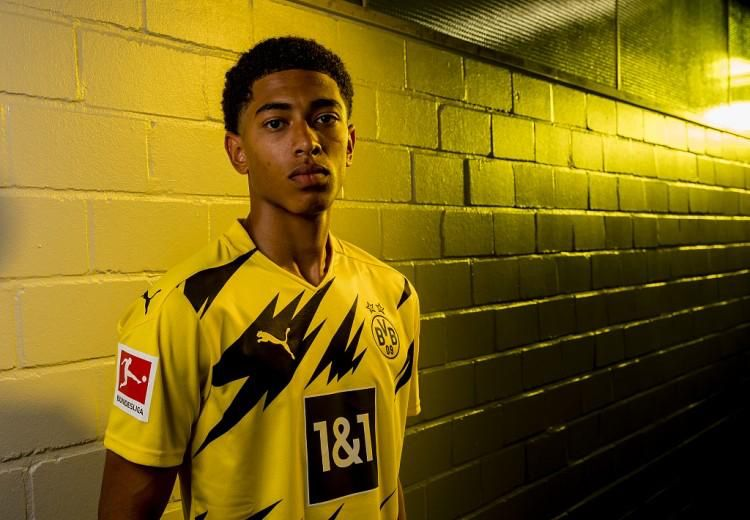 欧冠精彩进球回顾：梅西助攻亮点,（欧冠经典进球盘点：梅西助攻成焦点）