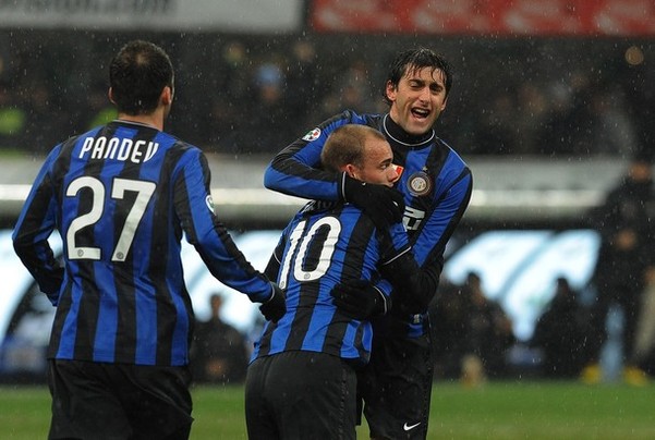 苗原：深圳青年人在谈云南玉昆外援恩里克、内内，球队想冲超（苗原：深圳青年人洽谈云南玉昆外援恩里克、内内，目标冲超）