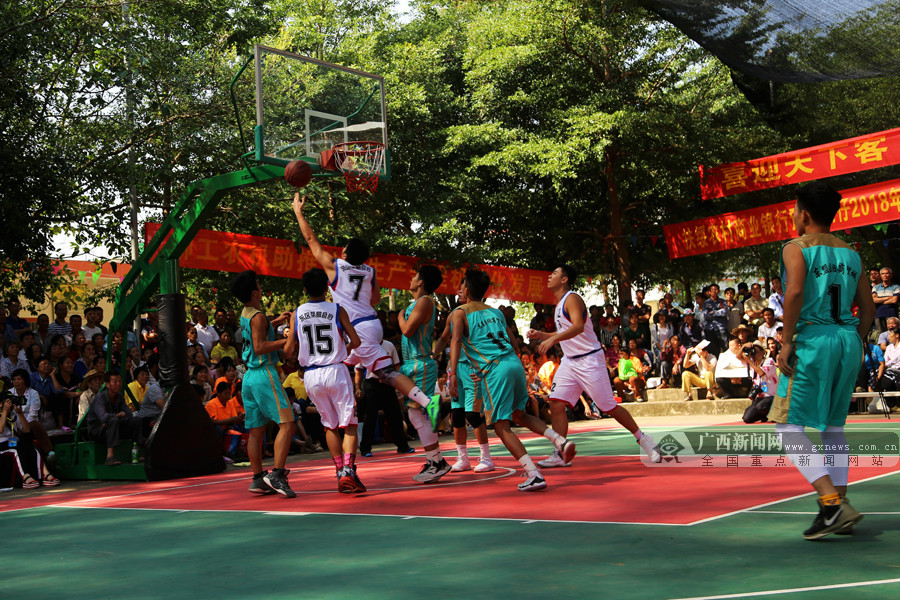 卡佩罗：斯帕莱蒂不能执着于某些固定阵型，他要学会灵活变通（卡佩罗：斯帕莱蒂不应拘泥于固定阵型，须学会灵活应变）