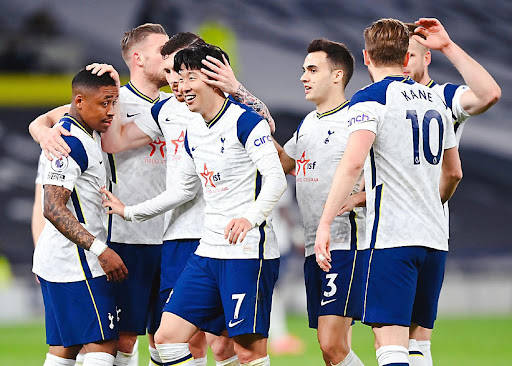 图赫尔考虑世界杯高温让替补球员留更衣室（担忧世界杯高温，图赫尔让替补留在更衣室）