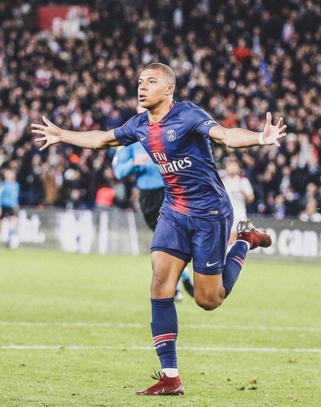 瑞士大名单：阿坎吉领衔，扎卡、科贝尔、恩多耶、R罗在列（瑞士公布大名单：阿坎吉领衔，扎卡、科贝尔、恩多耶与R罗入选）