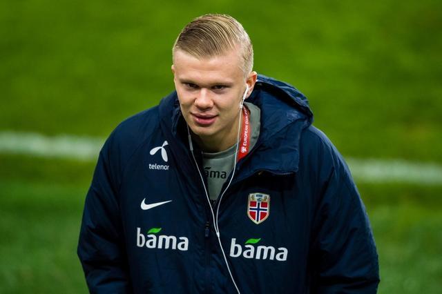 球员血性时刻燃炸全场（球员热血瞬间引爆全场）