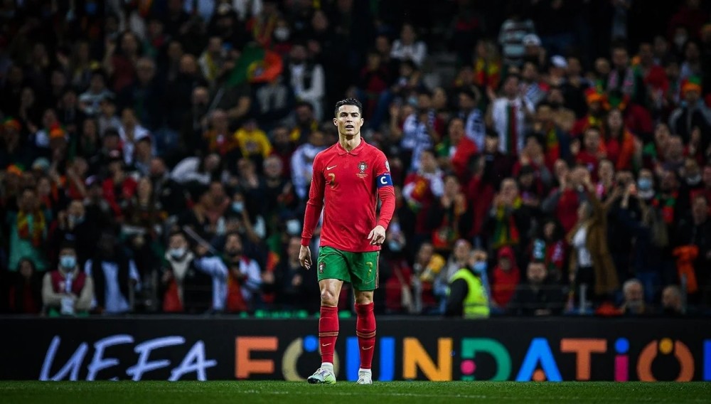 斯基拉：尤文派球探考察意大利20岁右后卫帕莱斯特拉（斯基拉：尤文派出球探考察20岁意大利右闸帕莱斯特拉）